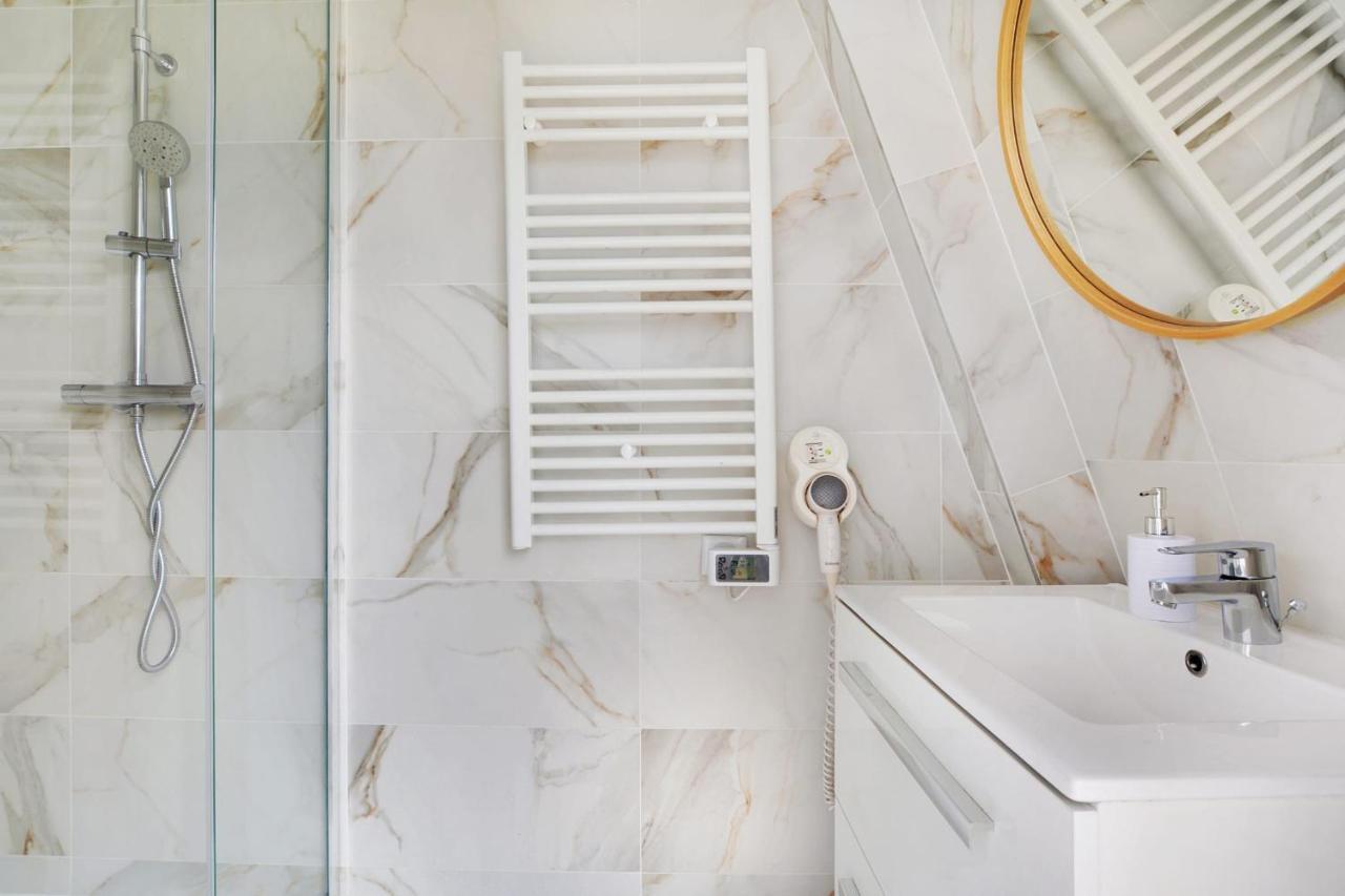 דירות פריז Exceptional Triplex With Terrace - Montmartre מראה חיצוני תמונה